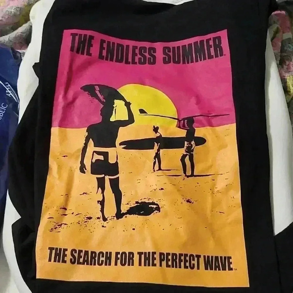 Endless Summer Gender Tee - Picture 3 of 3